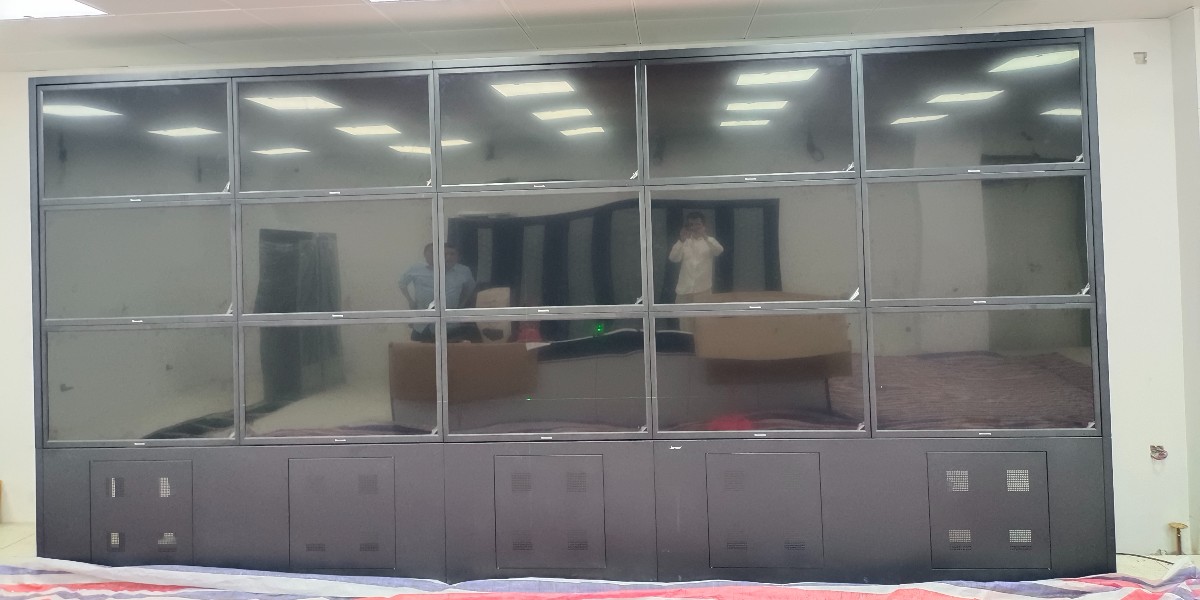 精致廠家助力打造華為人才公寓消防控制室