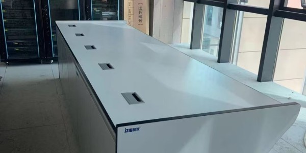 廠家直供20年！操作臺監(jiān)控立桿一站式采購省心又省錢